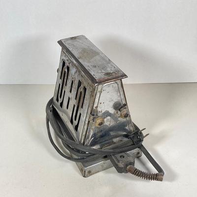 LOT 142: Antique / Vintage Toasters - Electric and Camping