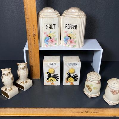 LOT 147: Vintage Salt and Pepper Collection