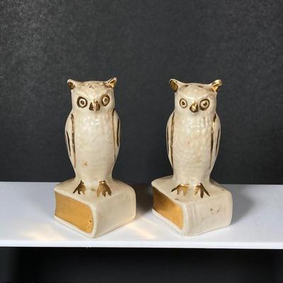 LOT 147: Vintage Salt and Pepper Collection