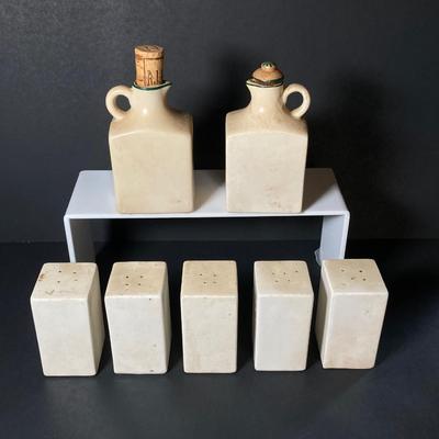 LOT 148: Vintage Japan Rooster Ceramic Spice Jar Set with Vinegar and Oil Bottles