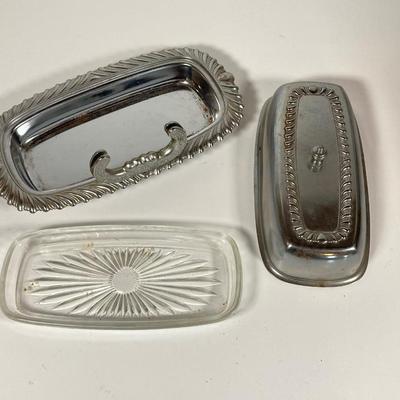 LOT 152: Vintage General Electric Toaster, Manning - Bowman Coffee Percolator, Butter Dish and West Bend Aluminum Cake Serving Tray