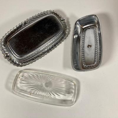 LOT 152: Vintage General Electric Toaster, Manning - Bowman Coffee Percolator, Butter Dish and West Bend Aluminum Cake Serving Tray