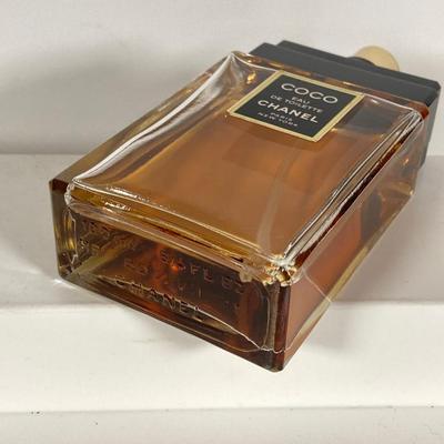 LOT 154: Vintage Perfume and Perfume Bottles - France Art Deco, DeVilbiss, Demi-Jour, Coco Chanel and More