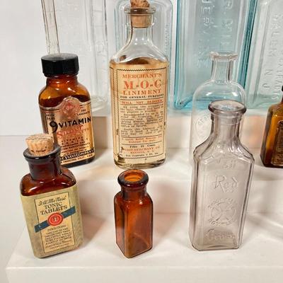 LOT 155: Vintage / Antique Apothecary Bottle Collection
