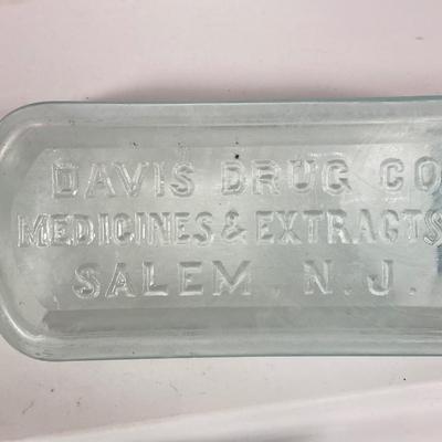 LOT 155: Vintage / Antique Apothecary Bottle Collection