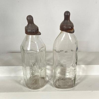 LOT 155: Vintage / Antique Apothecary Bottle Collection