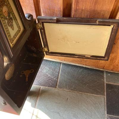 LOT 161: Vintage Alden Eight Day Banjo / George Washington Wall Clock with Key by The Sessions Clock Co