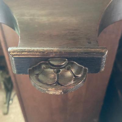 LOT 161: Vintage Alden Eight Day Banjo / George Washington Wall Clock with Key by The Sessions Clock Co