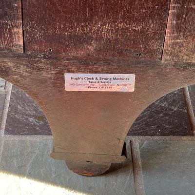 LOT 161: Vintage Alden Eight Day Banjo / George Washington Wall Clock with Key by The Sessions Clock Co