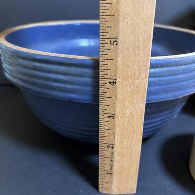 LOT 190: Vintage Stoneware: Blue 9" Made in USA Mixing Bowl, Roseville USA #346 Small Crock & Made in USA Red Spongeware Pitcher