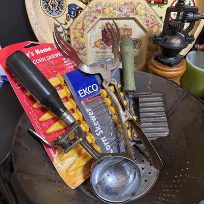 LOT 192: Vintage Primitive Colandar w/Vintage Kitchen Utensils, Anchor Hocking Fire King Coffee/Tea Mug, Unmarked Frog Coffee/Tea Mugs...