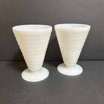 LOT 93: Vintage Hazel Atlas Collections of Glassware: Set of 4 Red Candy Stripe & White Tumblers, Moderntone Platonite...