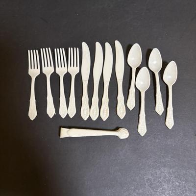 LOT 196: Vintage Fire King Childs Teacups w/Saucers