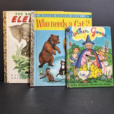 LOT 196: Vintage Fire King Childs Teacups w/Saucers