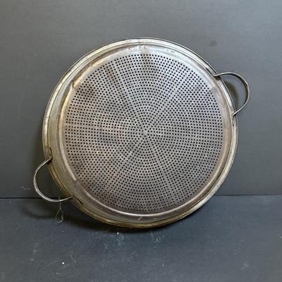 LOT 198: Vintage Country Kitchen Utensils