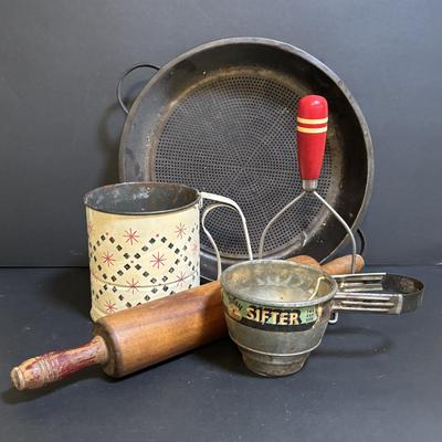 LOT 198: Vintage Country Kitchen Utensils