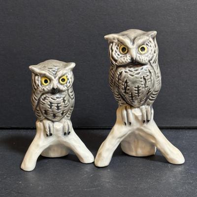 LOT 198: Vintage Wizard/Merlin San Francisco Music Box, Goebel Owls, Snow Owl Decanter, 3 Oil Lamps, Wooden Carved Owl & More