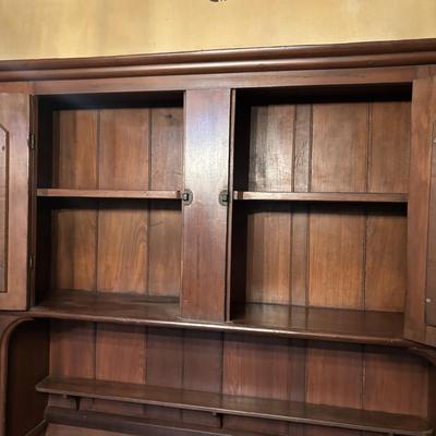 LOT 205: Beautiful Antique Kitchen Hutch/Dry Sink