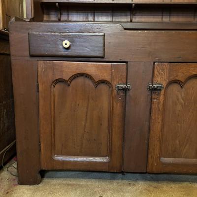 LOT 205: Beautiful Antique Kitchen Hutch/Dry Sink