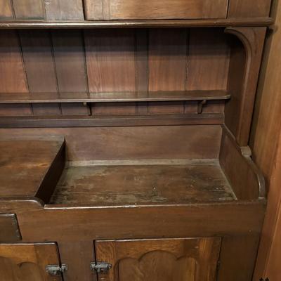 LOT 205: Beautiful Antique Kitchen Hutch/Dry Sink