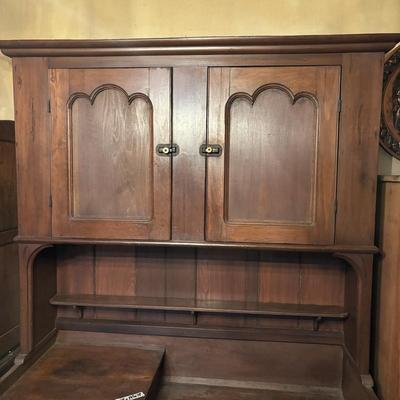 LOT 205: Beautiful Antique Kitchen Hutch/Dry Sink