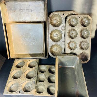 LOT 219: Vintage Kitchen Baking Pans, Sheet, Muffin Tins, Pie Pans, Sifters, Strainers and More