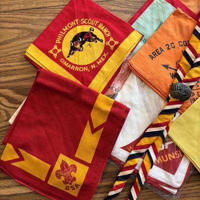 LOT 800: Vintage Boy Scout Bandanas