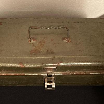 Vtg. Tackle box & tackle