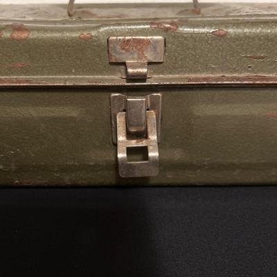 Vtg. Tackle box & tackle