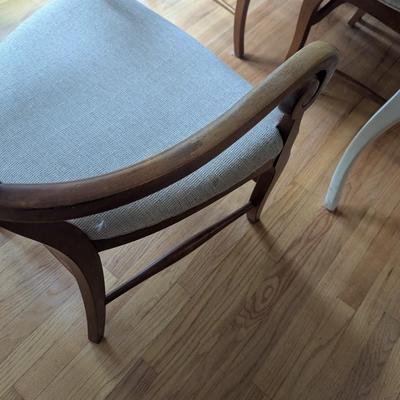 Richardson Brothers Co. Dining Room Table With 6 Chairs & Leaf