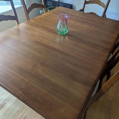 Richardson Brothers Co. Dining Room Table With 6 Chairs & Leaf
