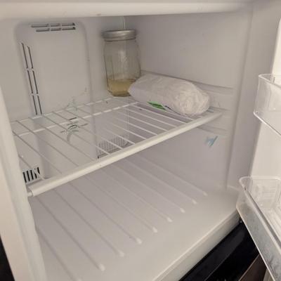 Magic Chef Refrigerator & Freezer 55 1/2" Tall