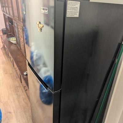 Magic Chef Refrigerator & Freezer 55 1/2" Tall
