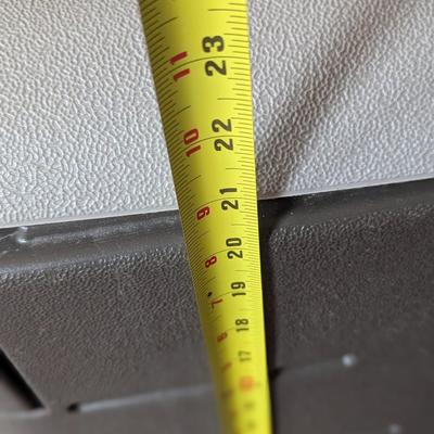 Rubbermaid Outdoor Plastic Storage Unit