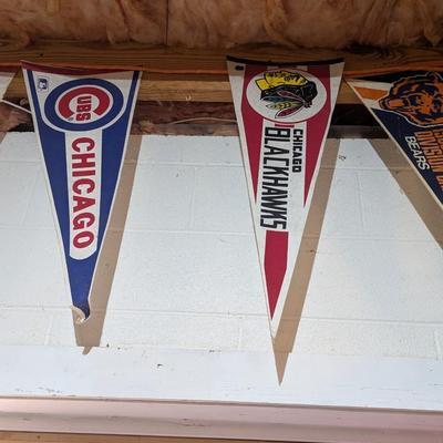 Vintage Sports Pendents Chicago Atlanta Washington Chicago