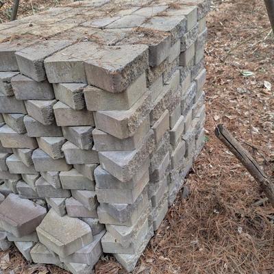 300 Patio Pavers Approx 10" x 6" x 3 1/4" Choice 1