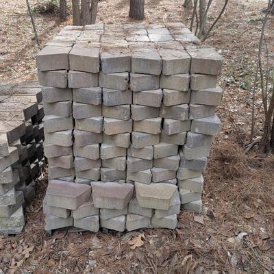 300 Patio Pavers Approx 10" x 6" x 3 1/4" Choice 2