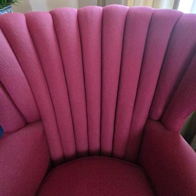 LOT 1L: Barrel Back Arm Chair with Accent Pillow