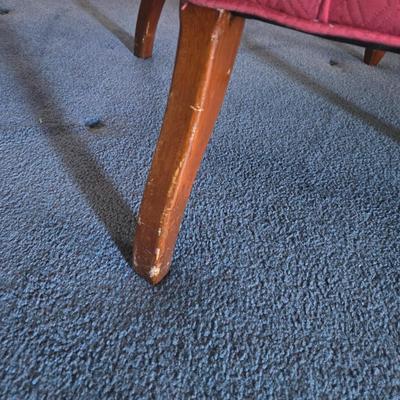 LOT 1L: Barrel Back Arm Chair with Accent Pillow