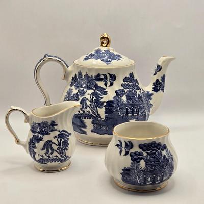 LOT 9L: Sadler Teapot & Cream and Sugar Set