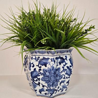 LOT 18L: Variety of Unknown Maker Vase, Plate, Plant Pot & Jar