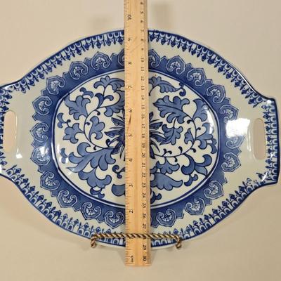 LOT 18L: Variety of Unknown Maker Vase, Plate, Plant Pot & Jar