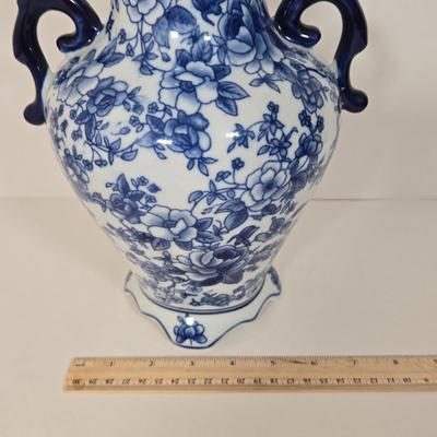 LOT 18L: Variety of Unknown Maker Vase, Plate, Plant Pot & Jar