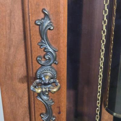 LOT 23L: Vintage Grandfather Clock