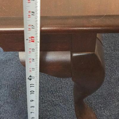 LOT 26L: Traditional Queen Anne Style Coffee Table & Two End Tables