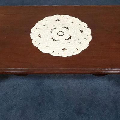 LOT 26L: Traditional Queen Anne Style Coffee Table & Two End Tables