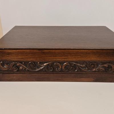 LOT 37D: 1847 Rogers Bros. Silverplate Flatware in Wooden Box