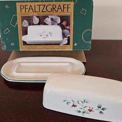 LOT 38D: Pfaltzgraff Winterberry Set of 12 Mugs, Platter, Glass Plate, Butter Dish, & Casserole Pan