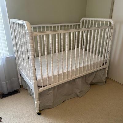 LOT 41A: Jenny Lind Crib M0391