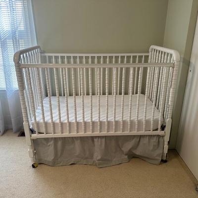 LOT 41A: Jenny Lind Crib M0391